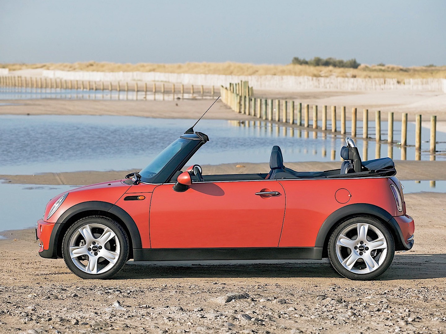 Mini Convertible photo 13