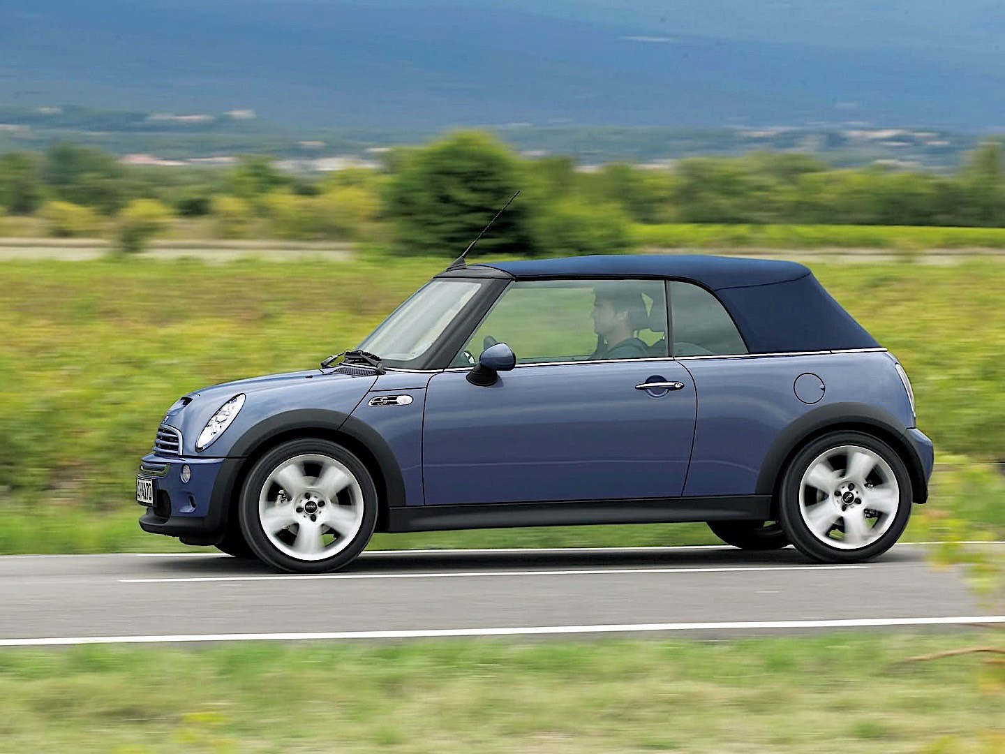 Mini Convertible photo 14