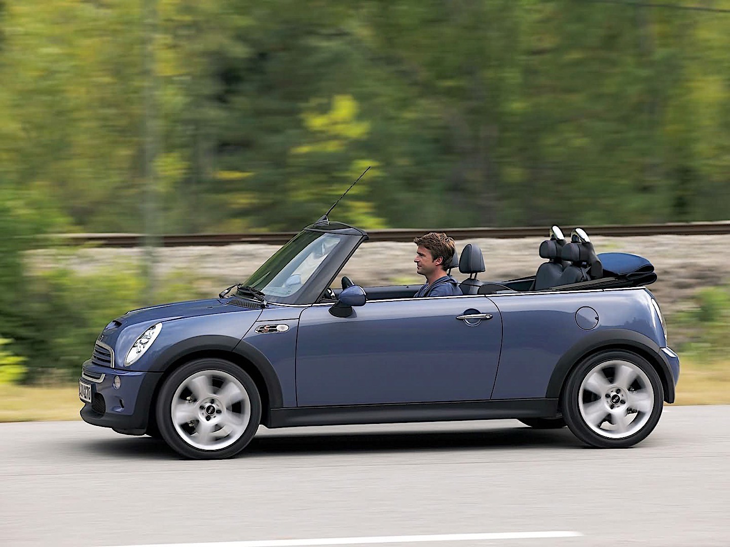 Mini Convertible photo 15