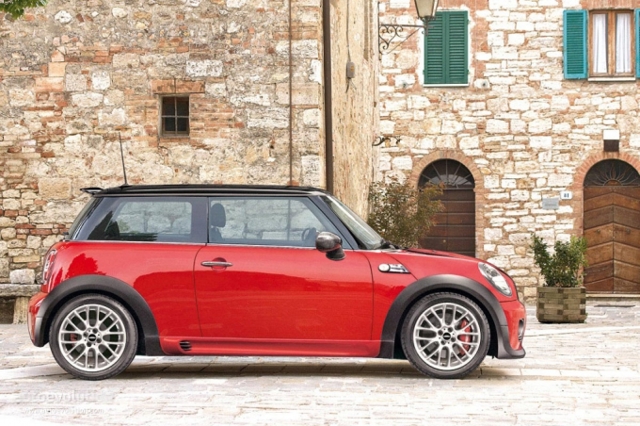 Mini Convertible photo 22