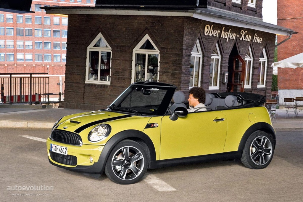 Mini Convertible photo 3
