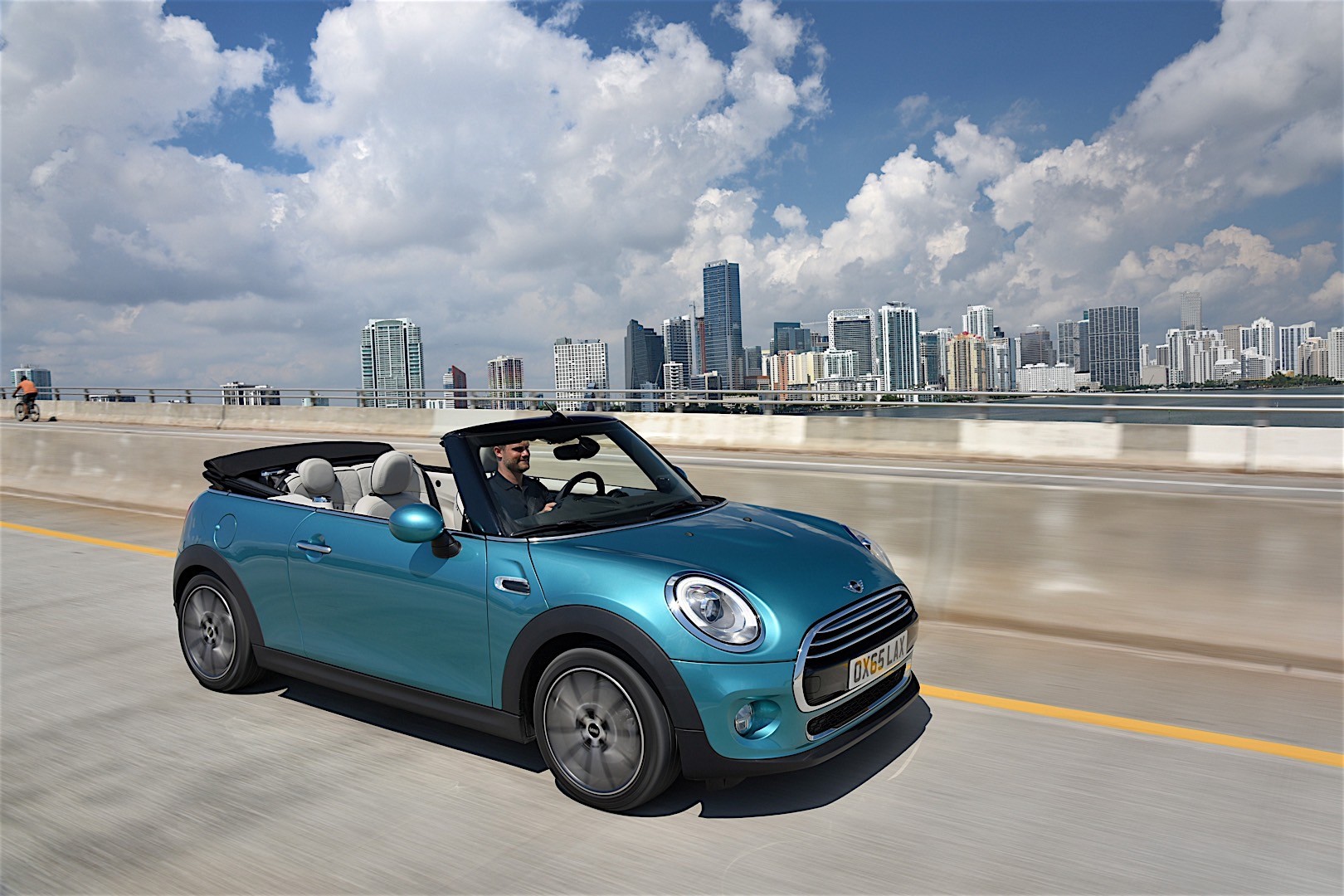 Mini Convertible photo 10