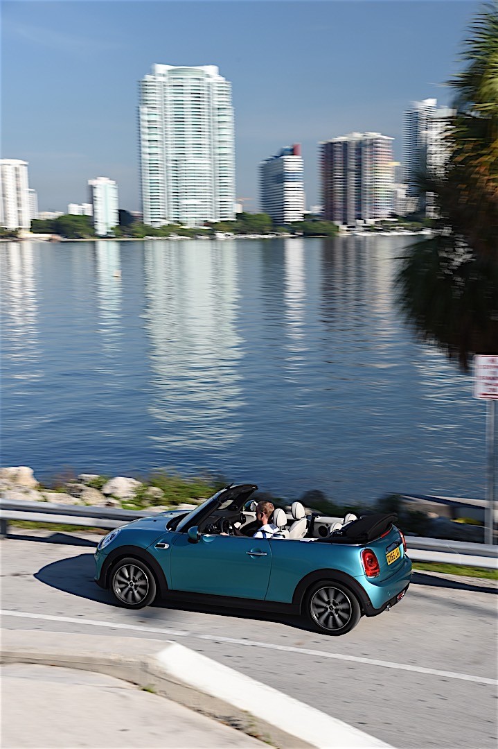 Mini Convertible photo 13