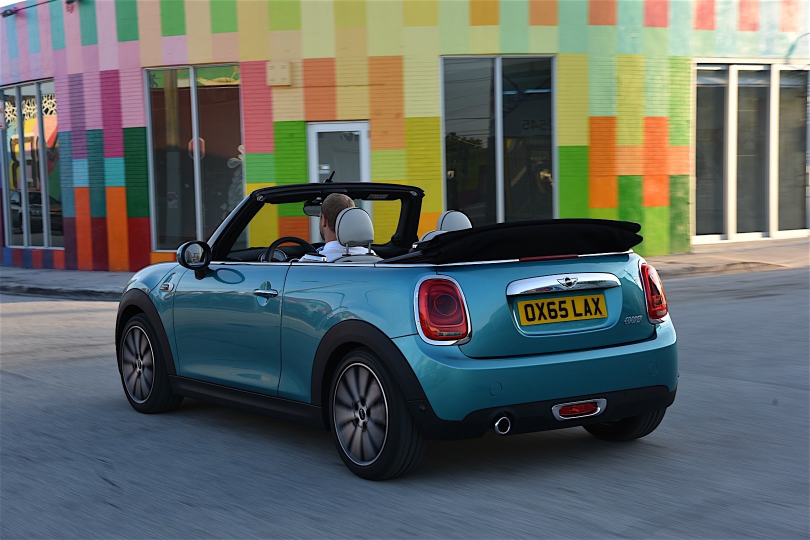 Mini Convertible photo 28
