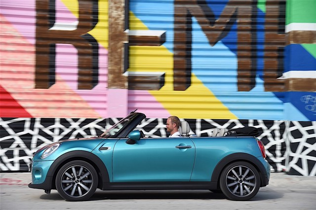 Mini Convertible photo 30