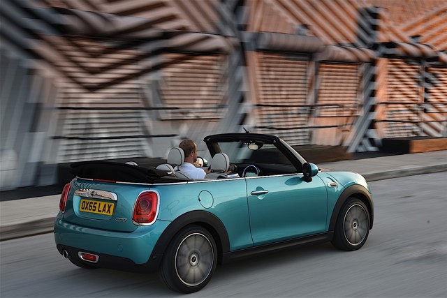 Mini Convertible photo 37
