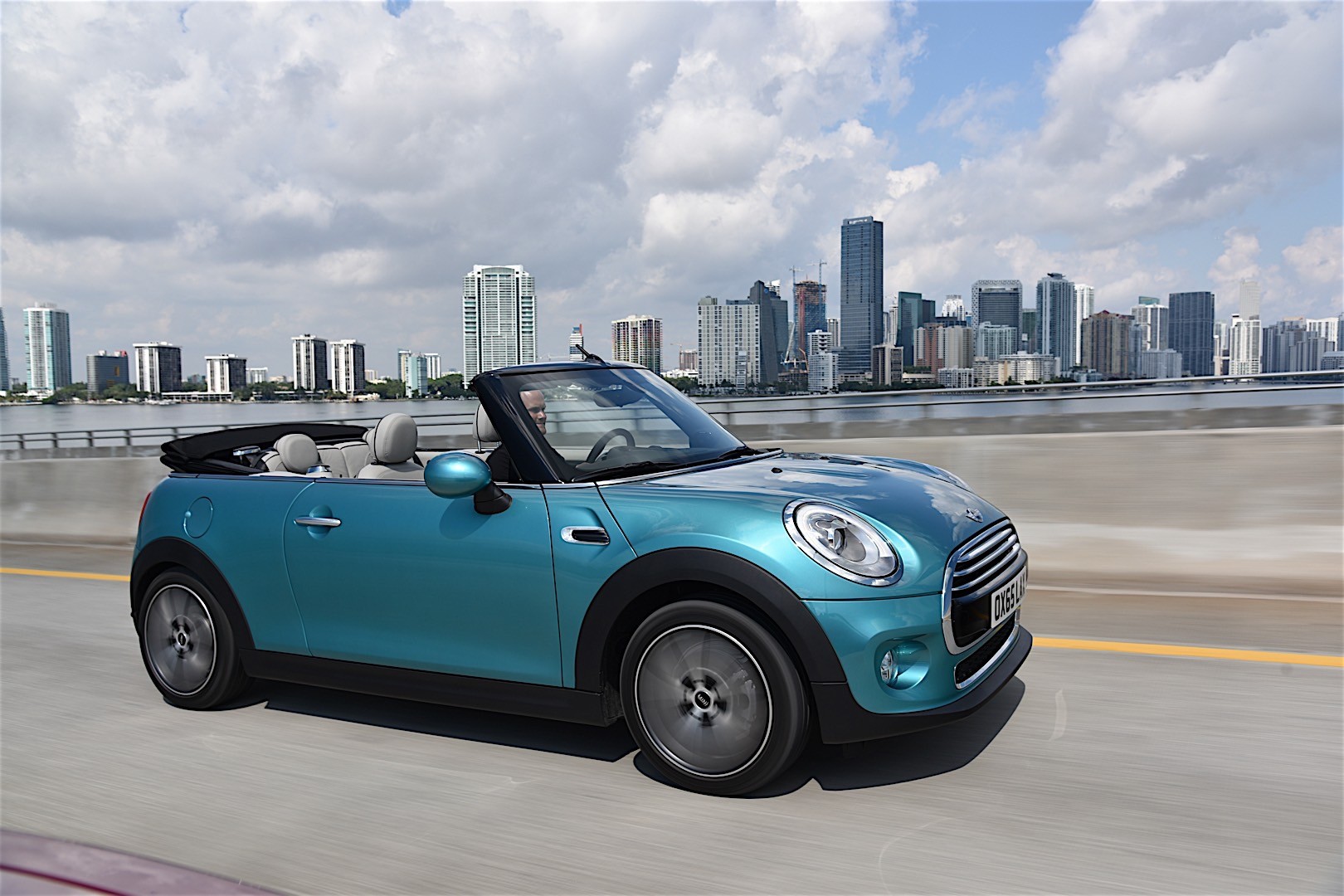 Mini Convertible photo 40