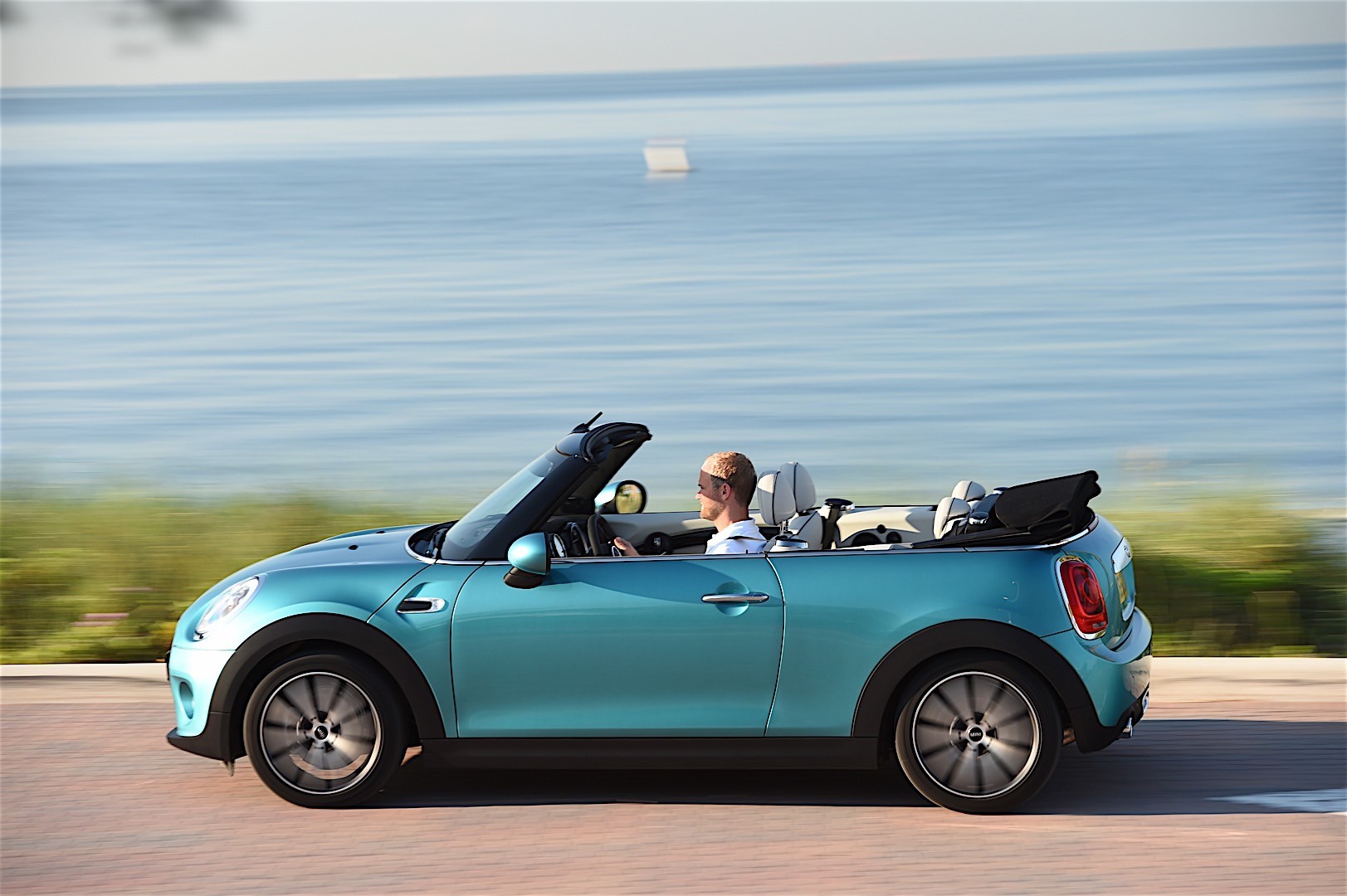 Mini Convertible photo 58