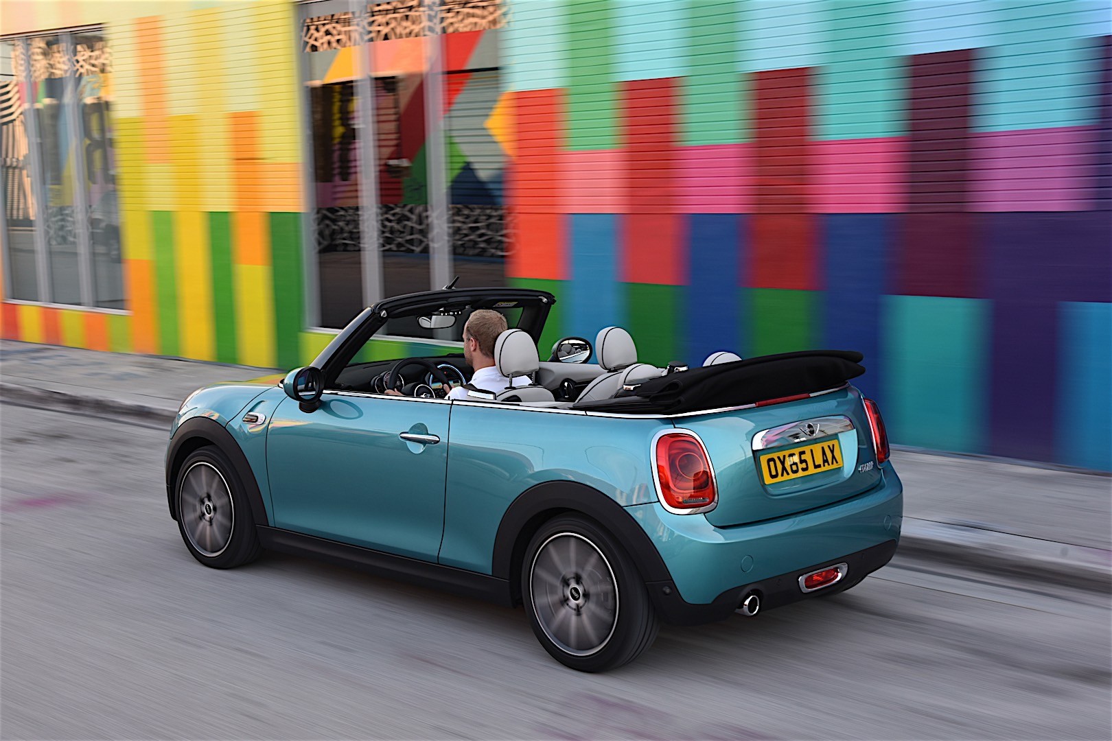 Mini Convertible photo 3