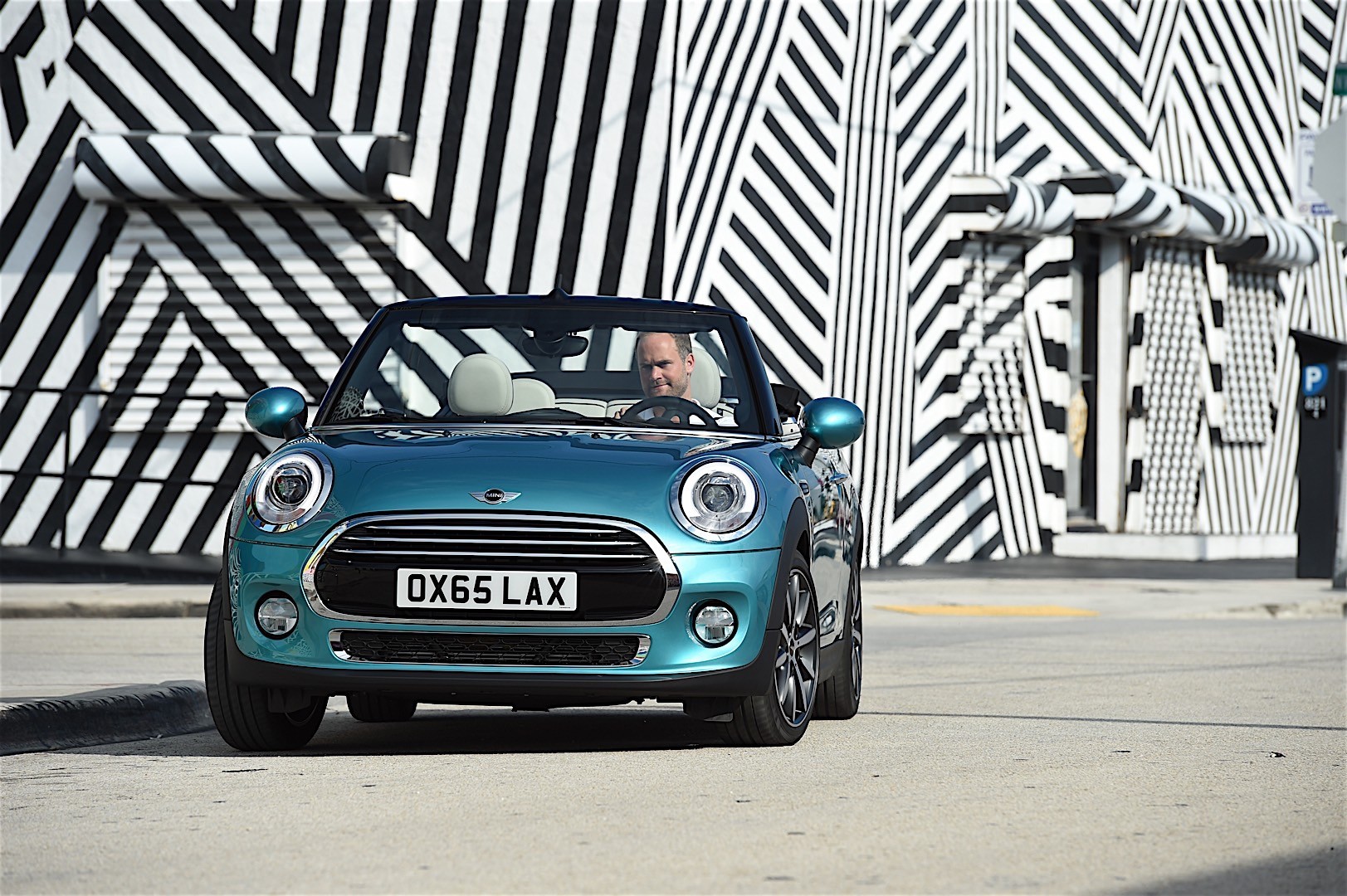 Mini Convertible photo 4