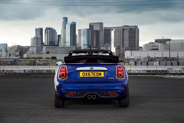 Mini Convertible photo 10