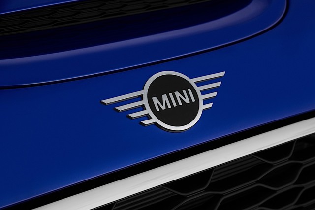 Mini Convertible photo 11