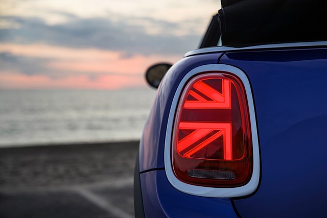 Mini Convertible photo 14