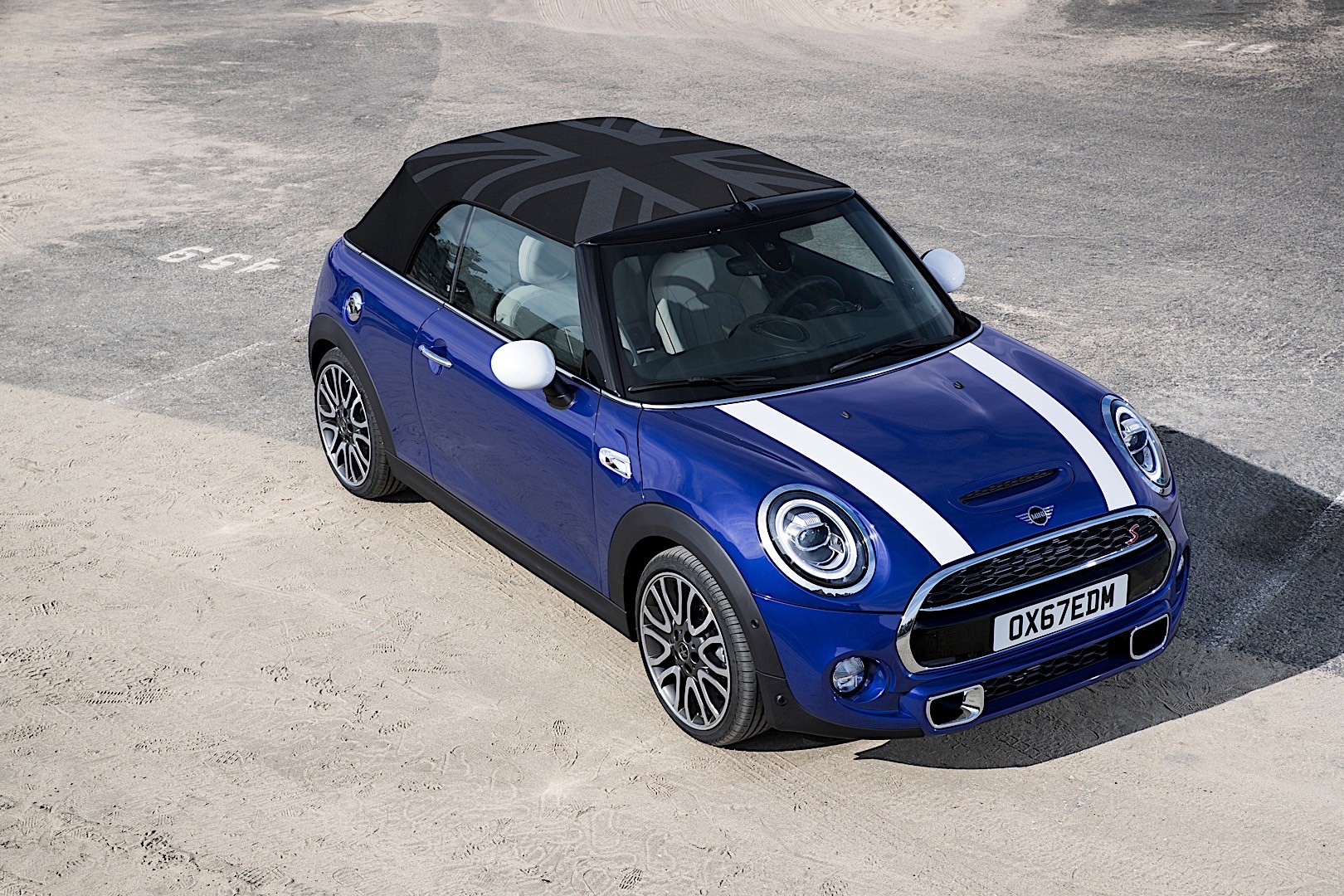 Mini Convertible photo 15