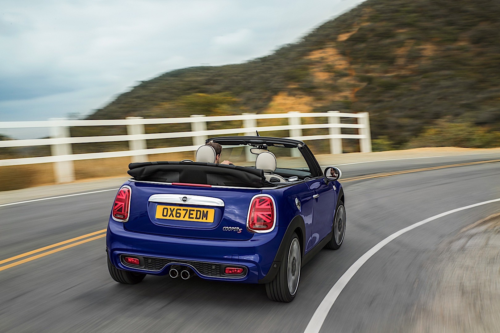 Mini Convertible photo 17