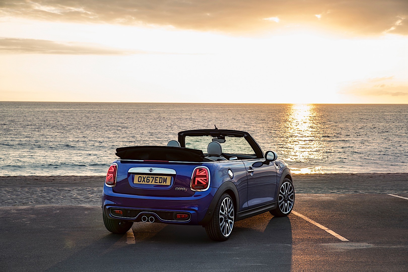 Mini Convertible photo 22