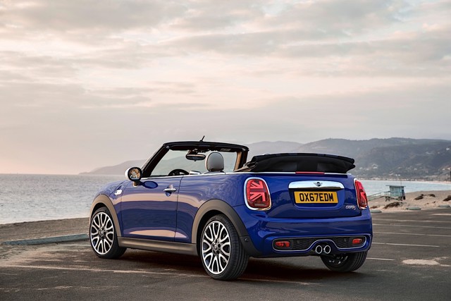 Mini Convertible photo 23