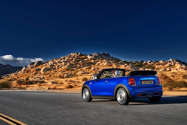 Mini Convertible photo 25