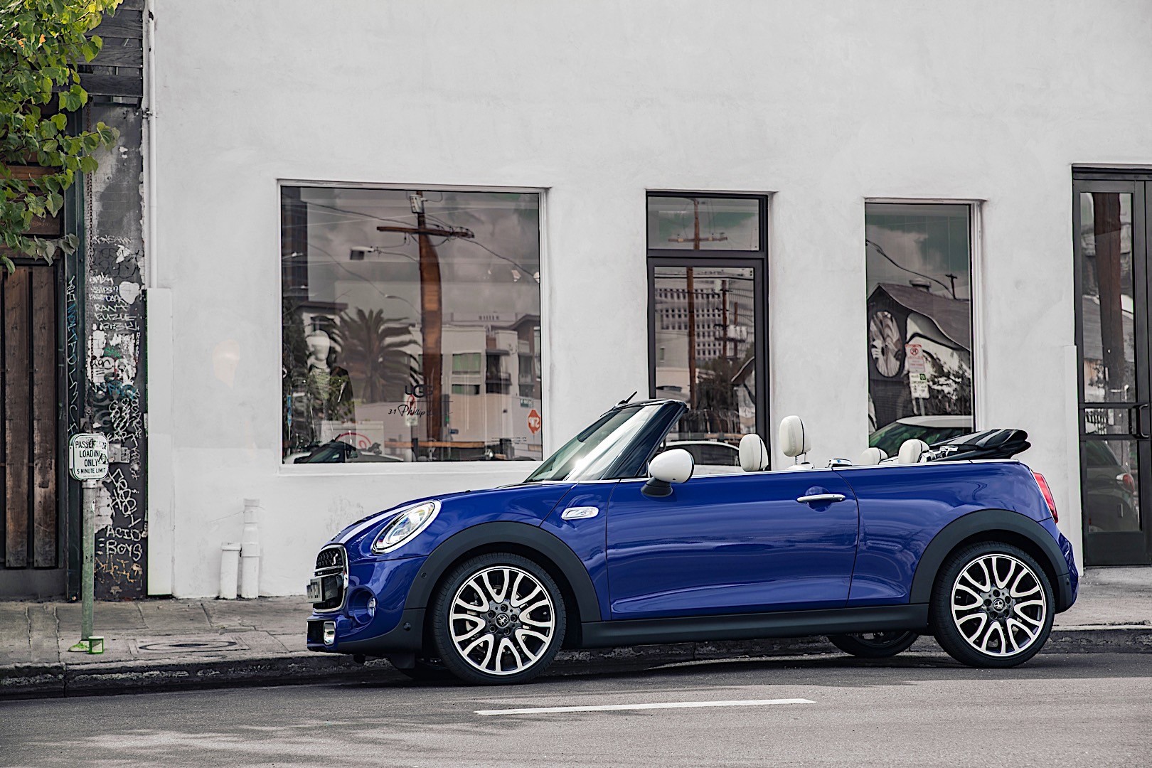 Mini Convertible photo 27