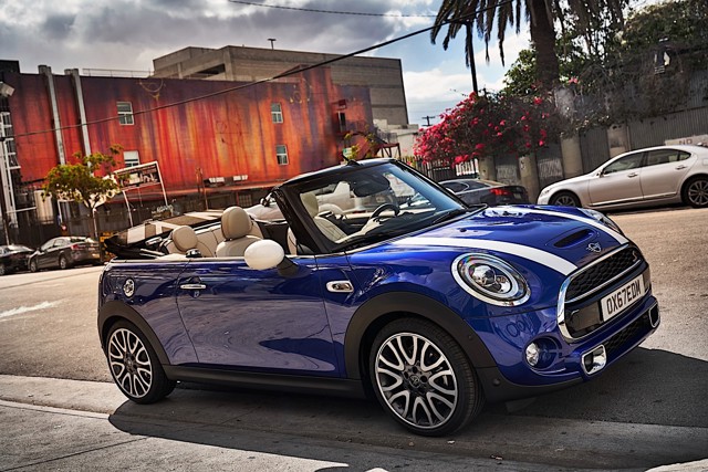 Mini Convertible photo 28