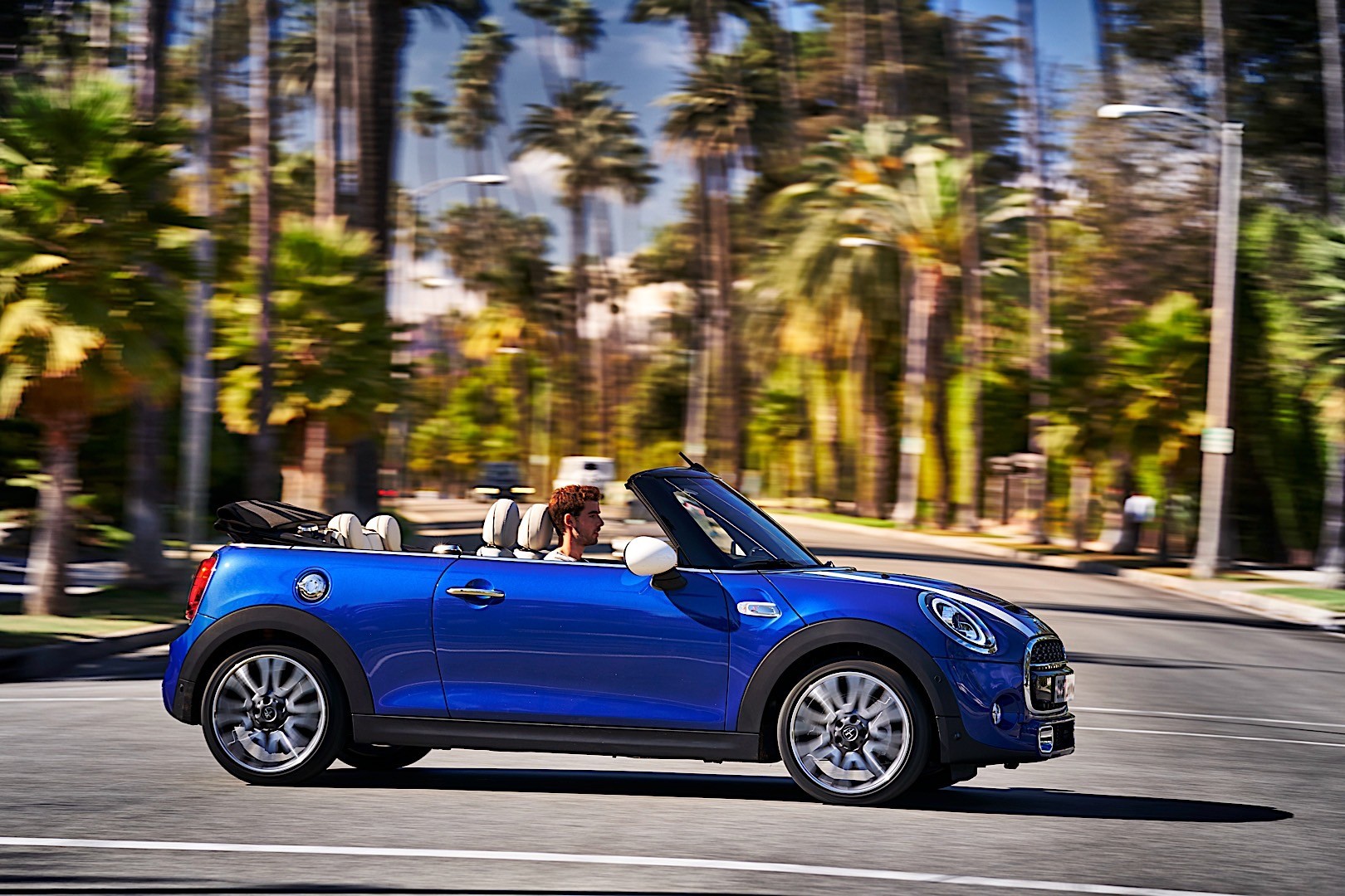 Mini Convertible photo 29