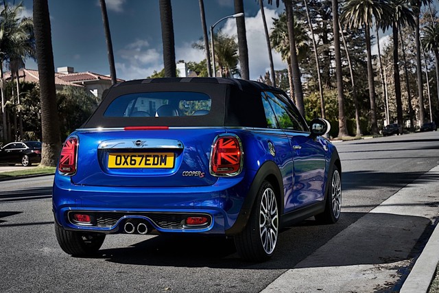 Mini Convertible photo 30