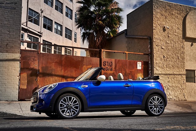 Mini Convertible photo 35