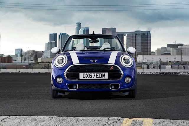 Mini Convertible photo 38