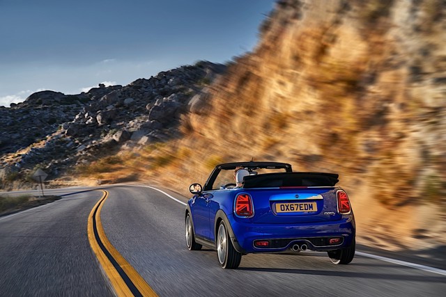 Mini Convertible photo 5