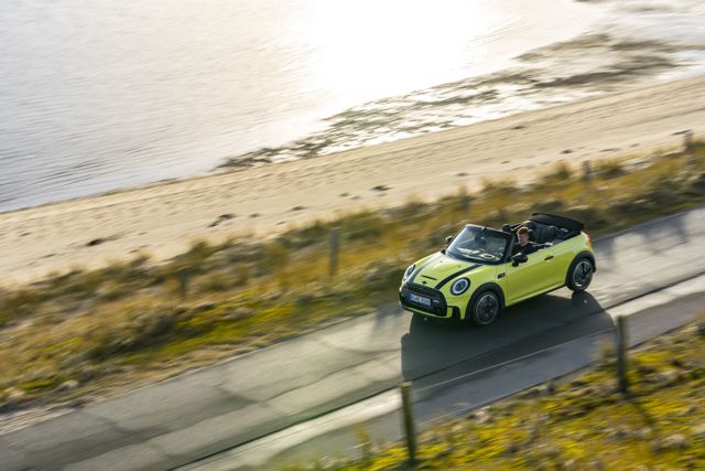 Mini Convertible photo 89