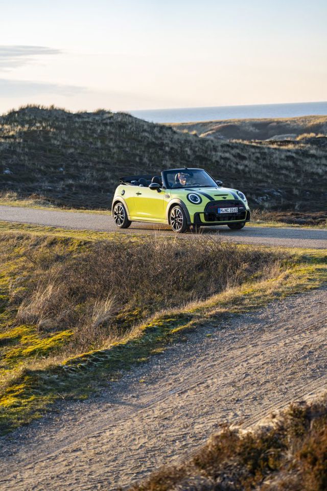 Mini Convertible photo 93
