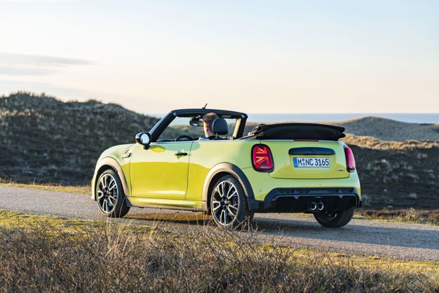 Mini Convertible photo 95