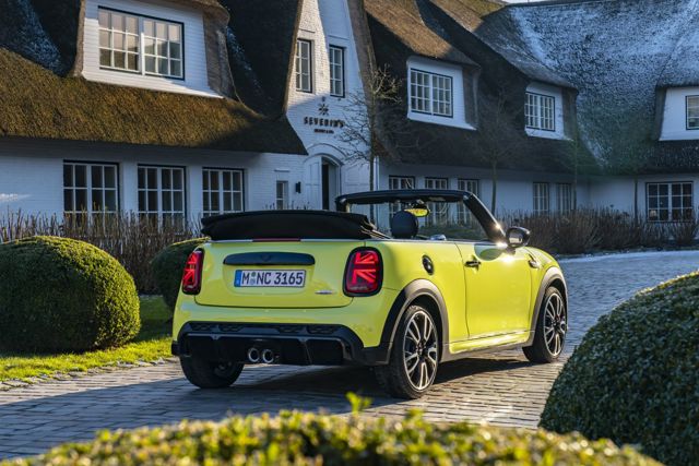 Mini Convertible photo 98