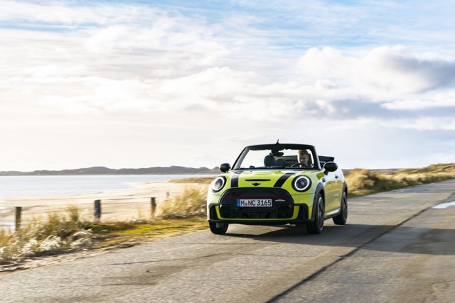Mini Convertible photo 101