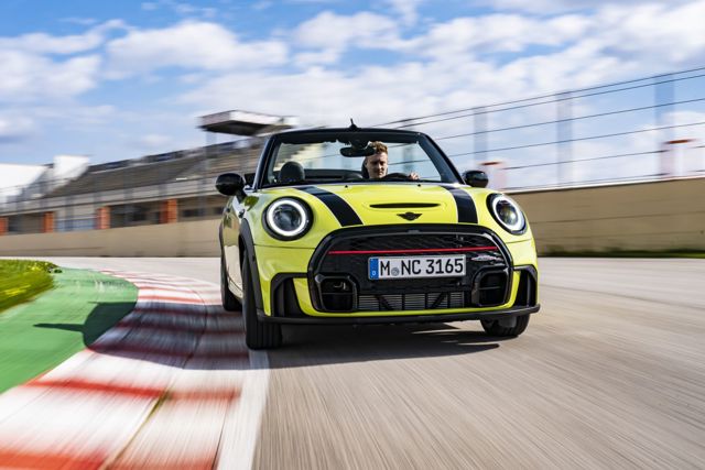 Mini Convertible photo 114