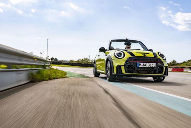 Mini Convertible photo 115