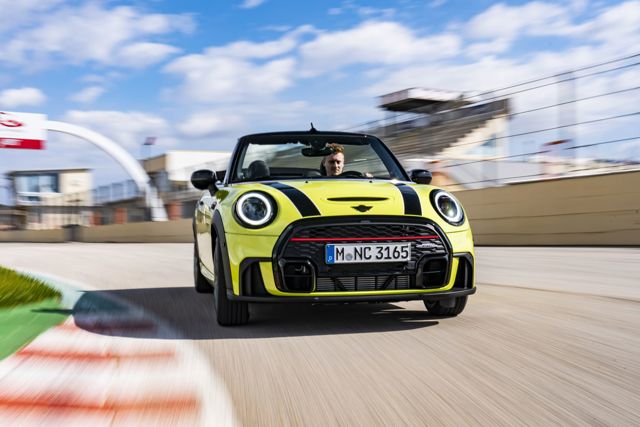 Mini Convertible photo 117