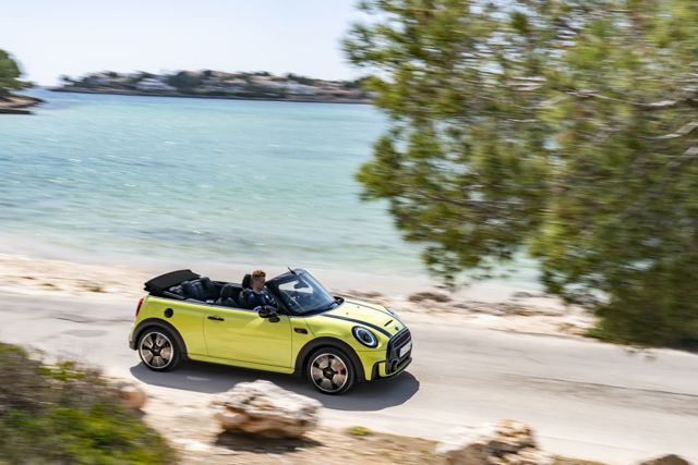 Mini Convertible photo 120