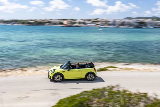 Mini Convertible photo 122