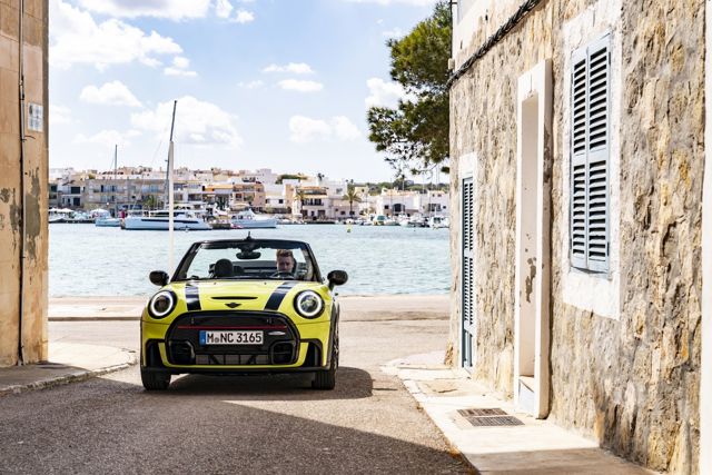 Mini Convertible photo 146