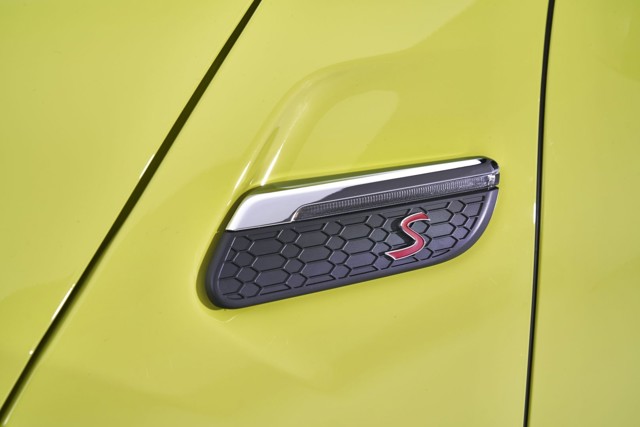 Mini Convertible photo 13
