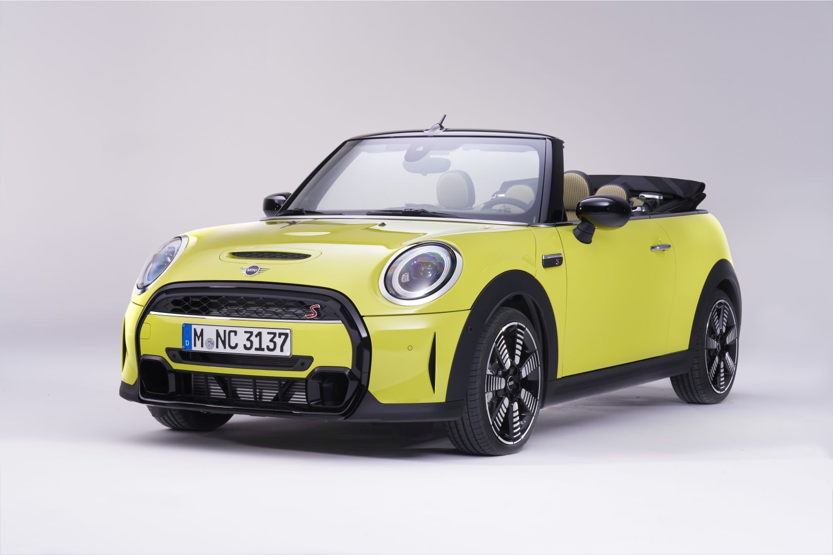 Mini Convertible photo 17