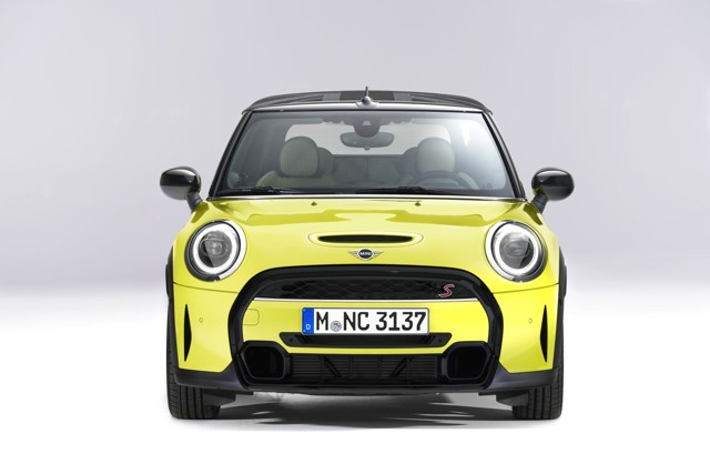 Mini Convertible photo 22