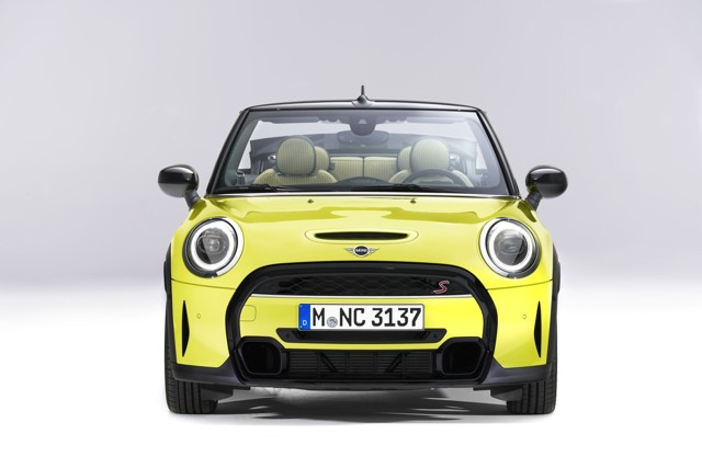 Mini Convertible photo 23