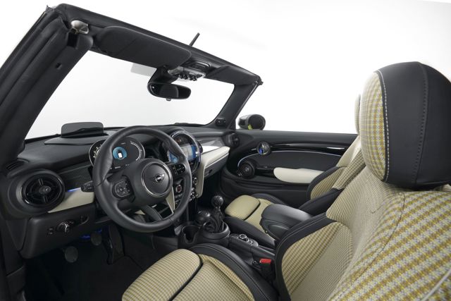 Mini Convertible photo 154
