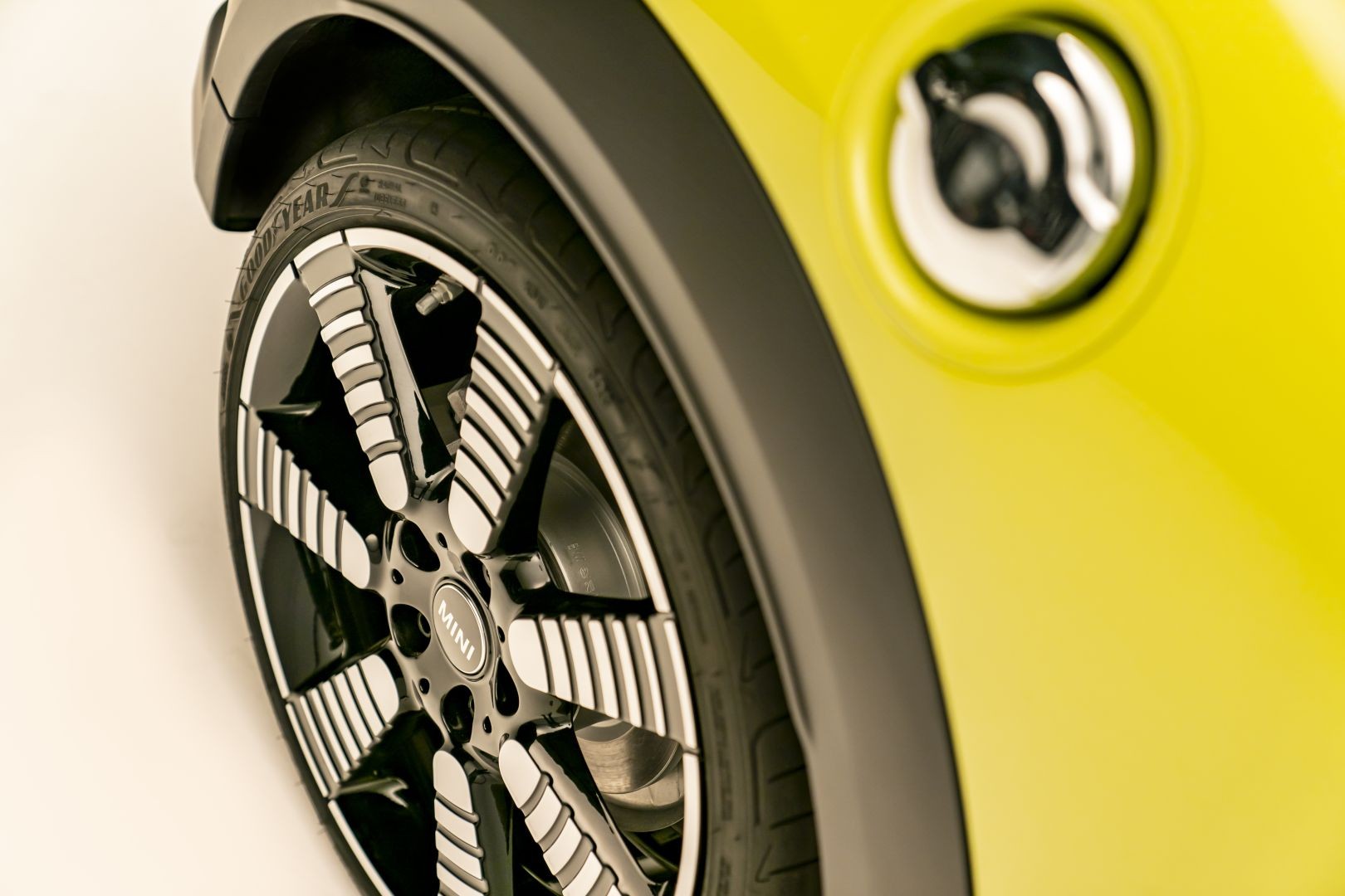 Mini Convertible photo 27