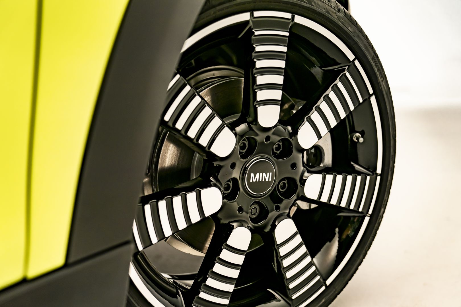 Mini Convertible photo 28