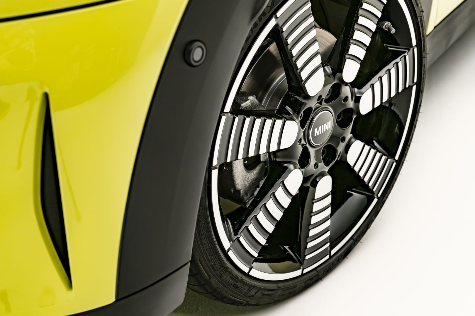 Mini Convertible photo 29