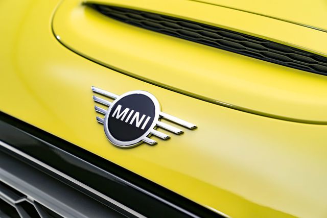 Mini Convertible photo 34