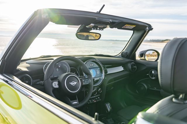 Mini Convertible photo 157